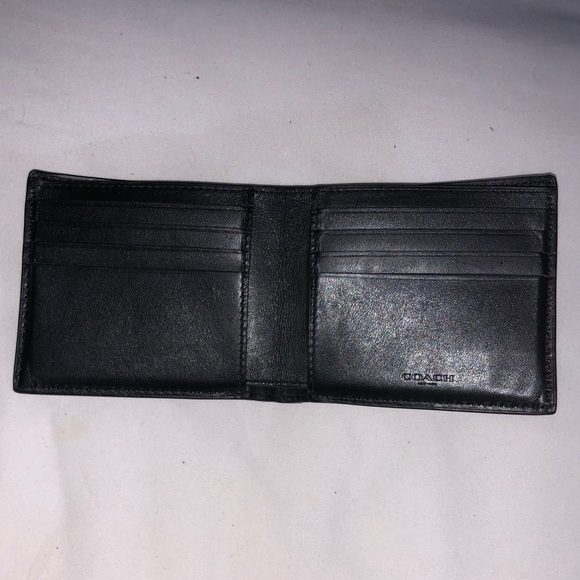 Coach Signature Canvas Wallet - Picture 2 of 4